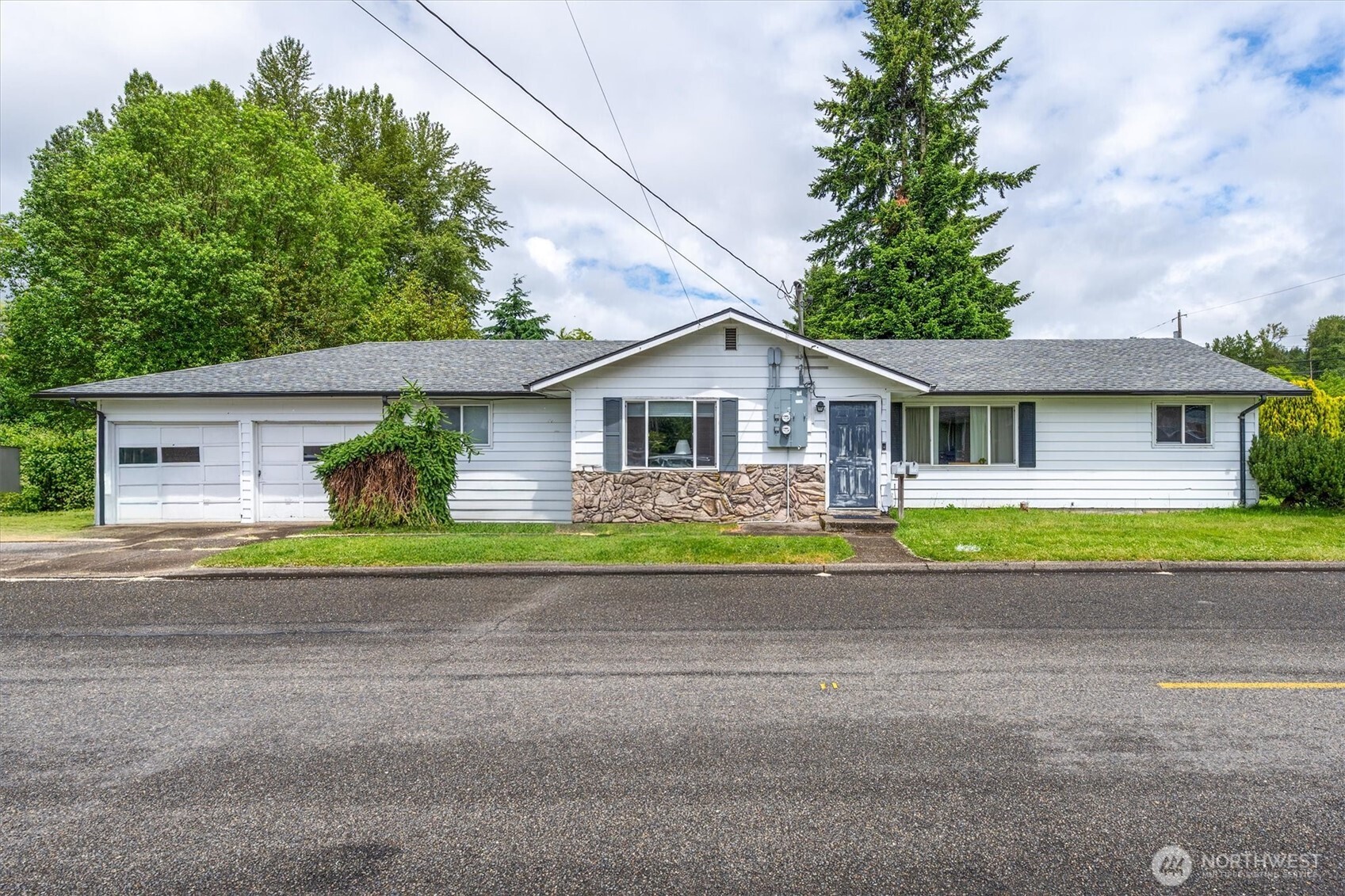 405 Redpath Street Property Photo 1