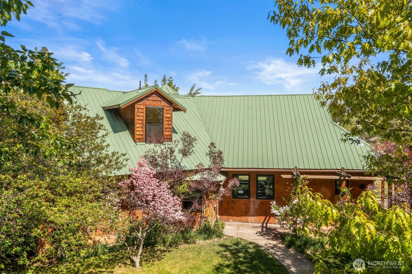 1581 Thomas Road Property Photo 1