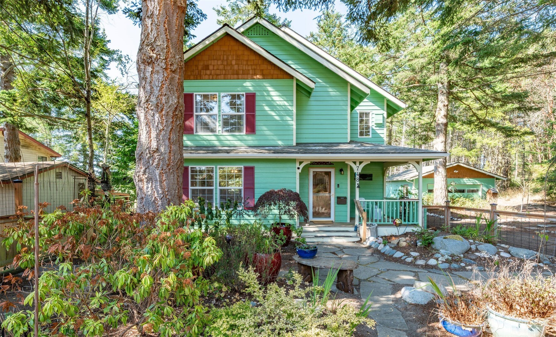 748 55th Street Property Photo 2