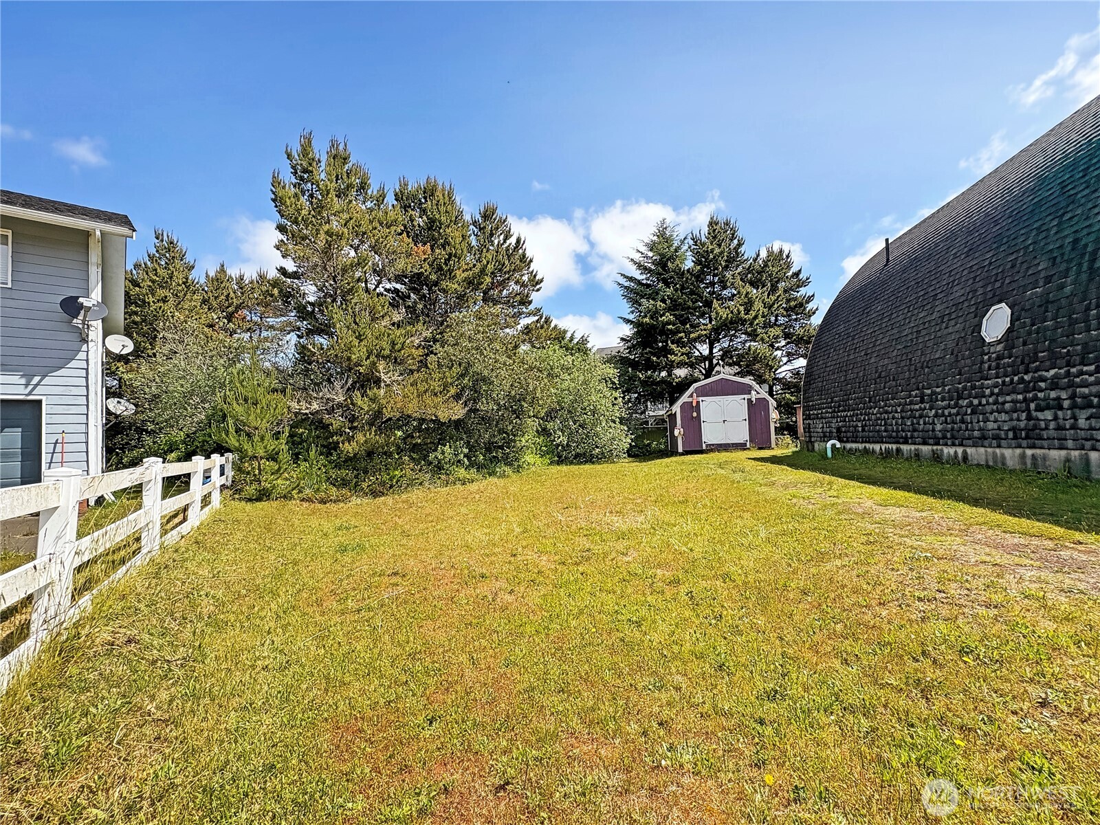 568 Cowlitz Court Property Photo 3