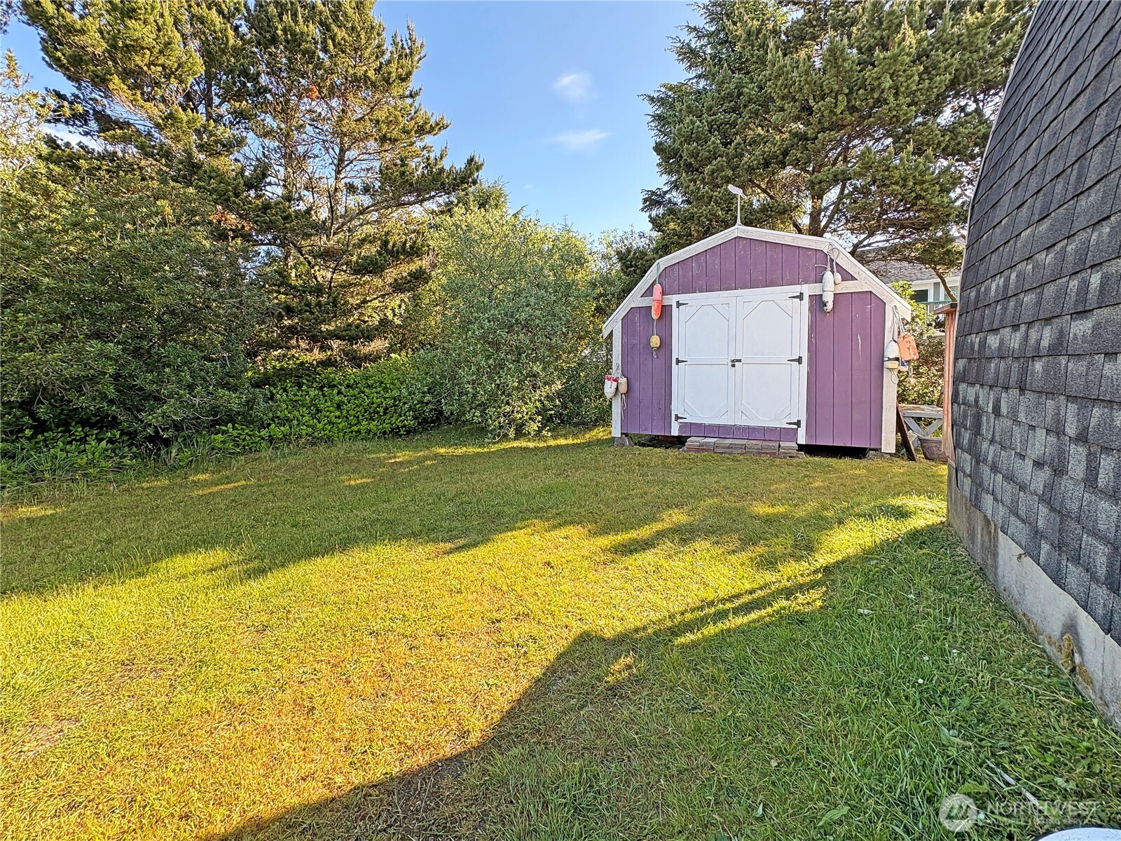 568 Cowlitz Court Property Photo 4