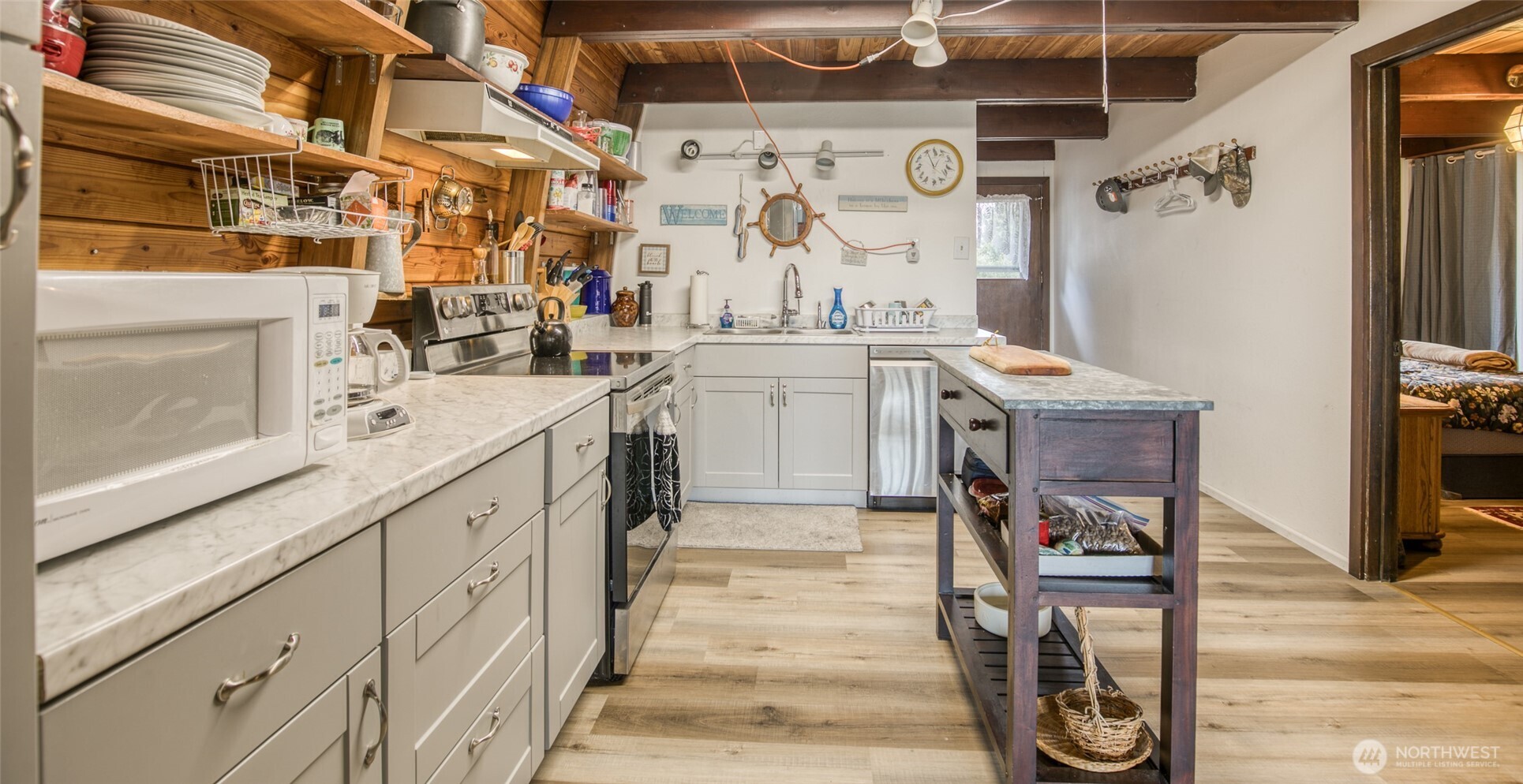 568 Cowlitz Court Property Photo 10