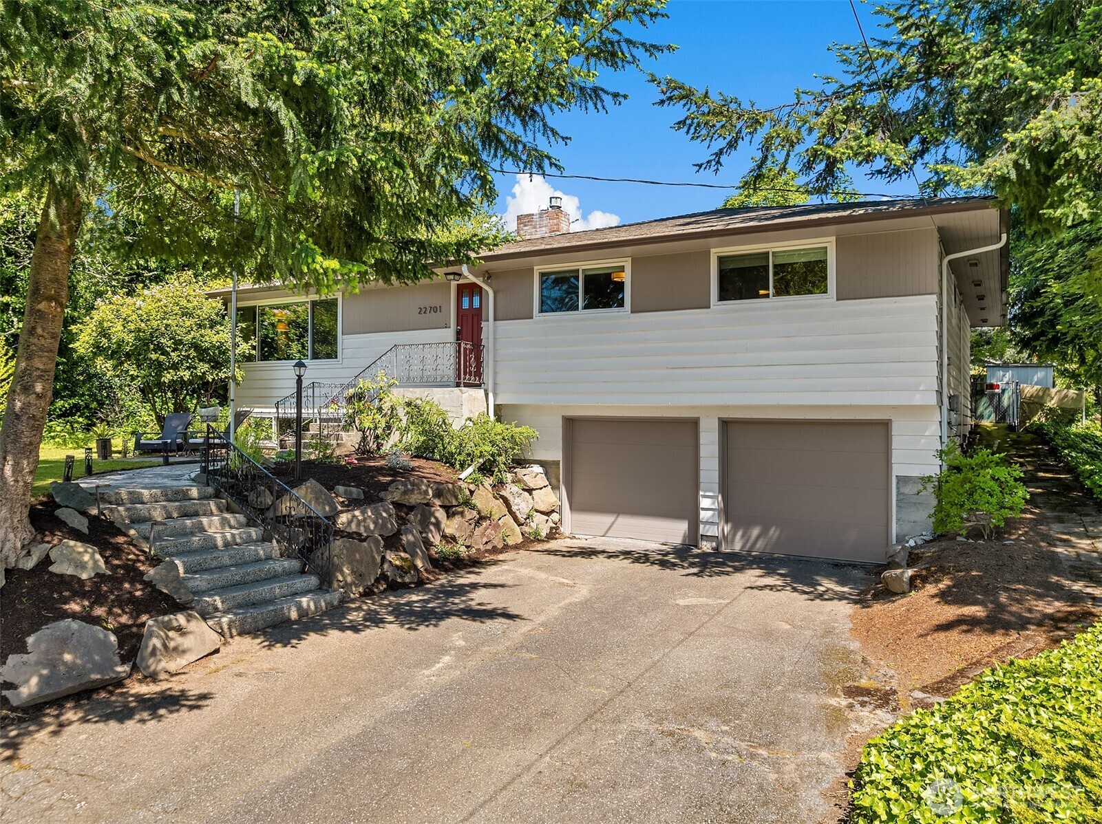 22701 98th Avenue Property Photo 1
