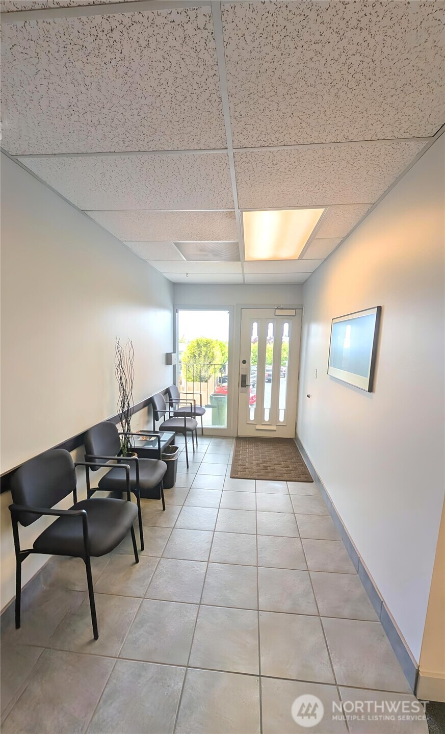 1621 Freeway Drive Property Photo 4