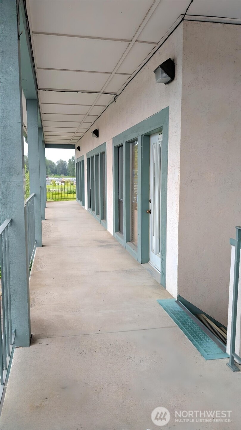 1621 Freeway Drive Property Photo 11