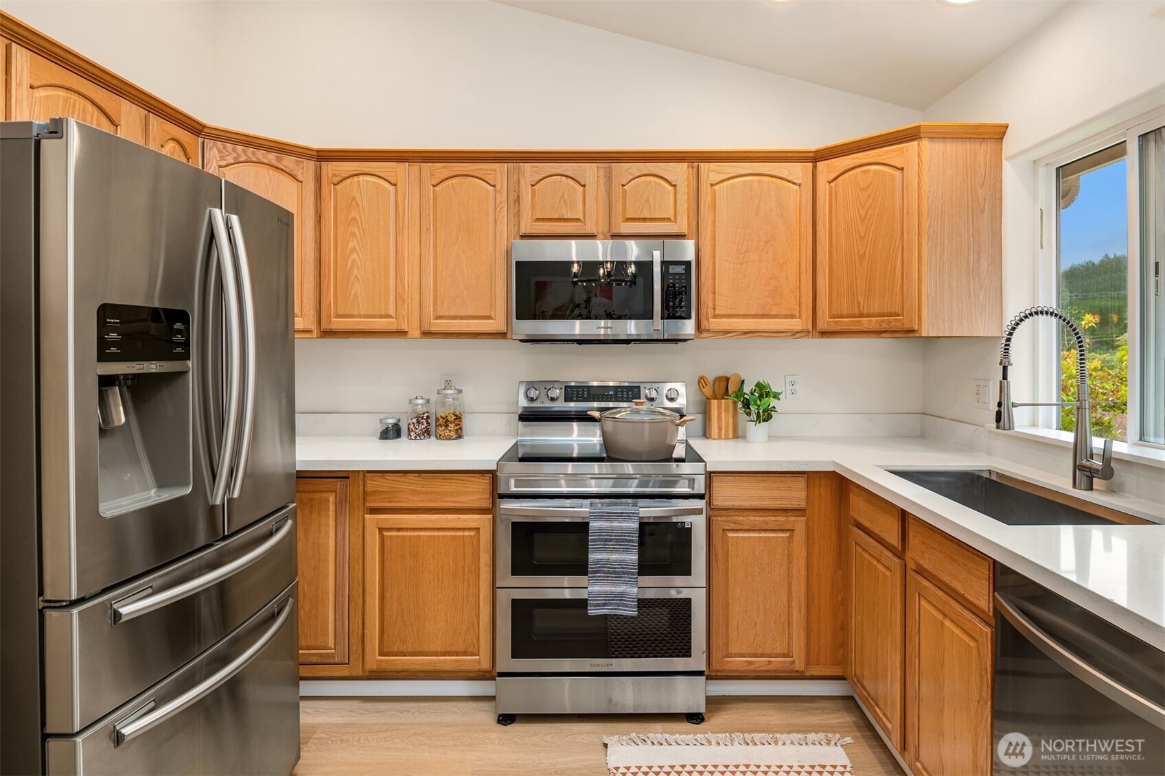 3816 Ne 110th Street Property Photo 9