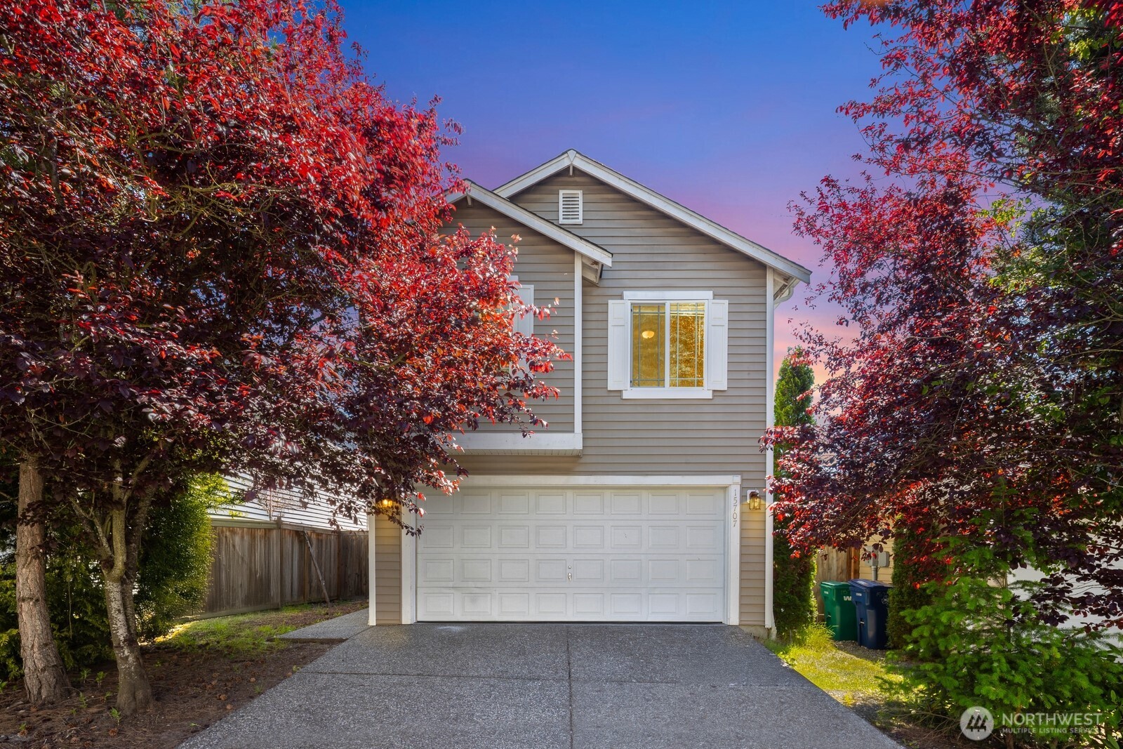 15707 26th Place Property Photo 1