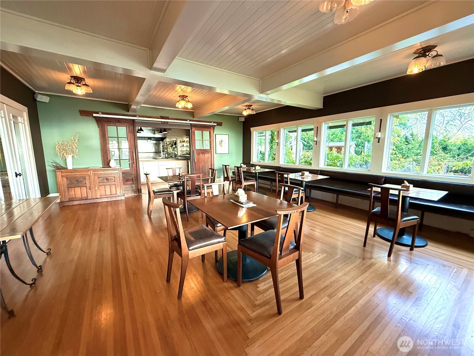 2579 W Shore Drive Property Photo 5