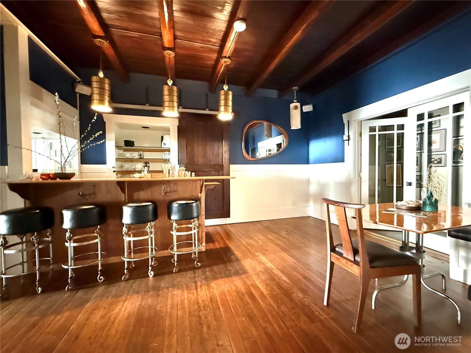 2579 W Shore Drive Property Photo 9