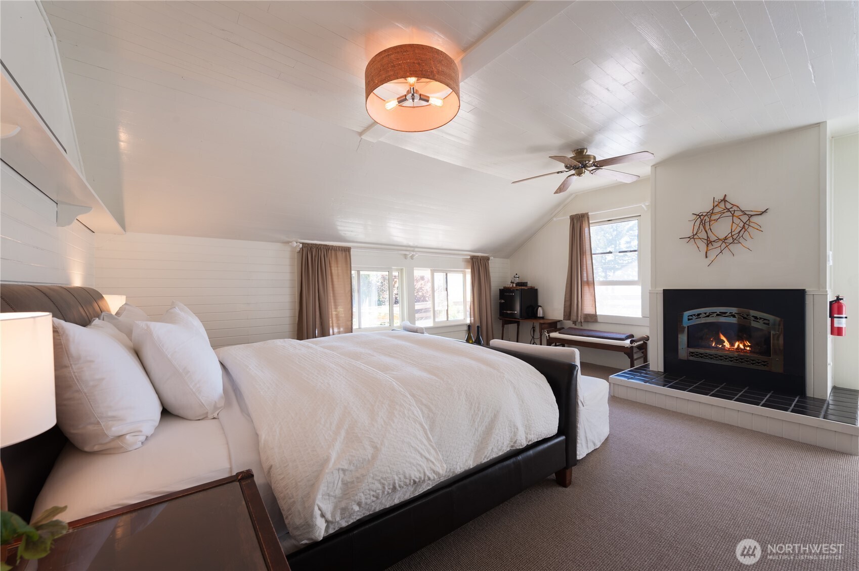 2579 W Shore Drive Property Photo 13