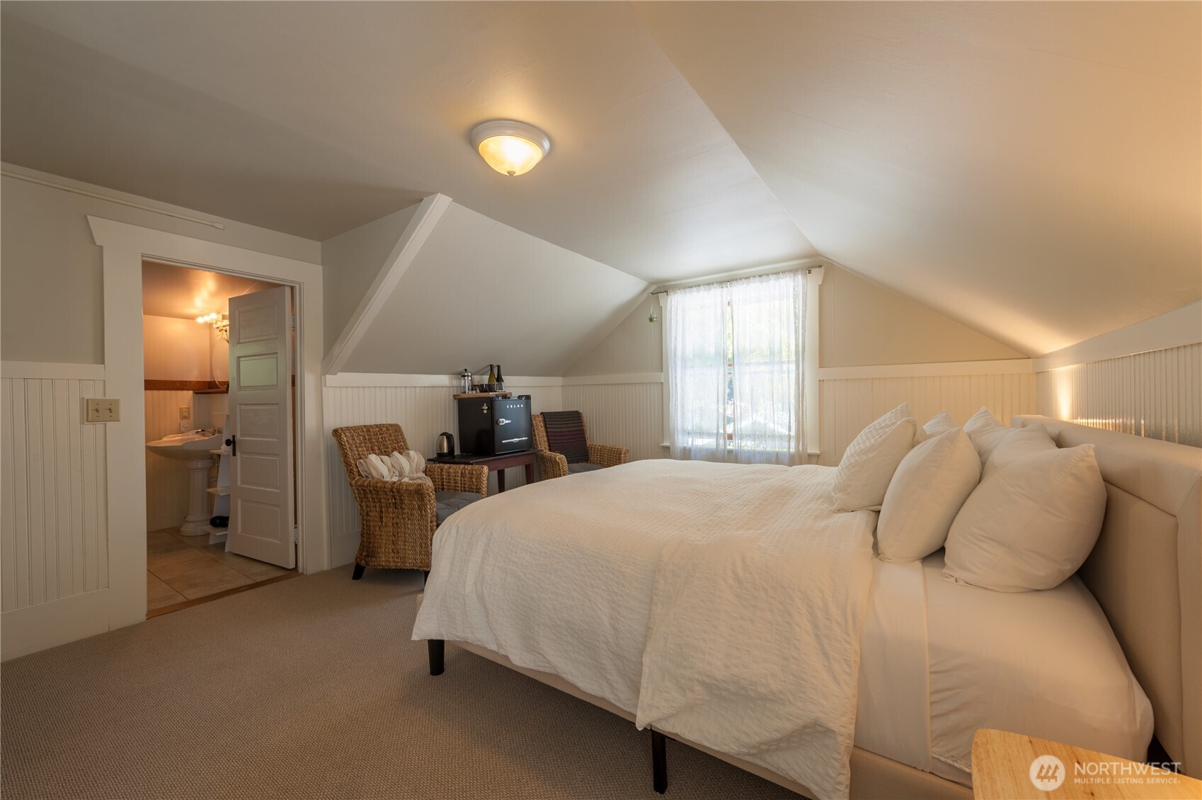 2579 W Shore Drive Property Photo 17