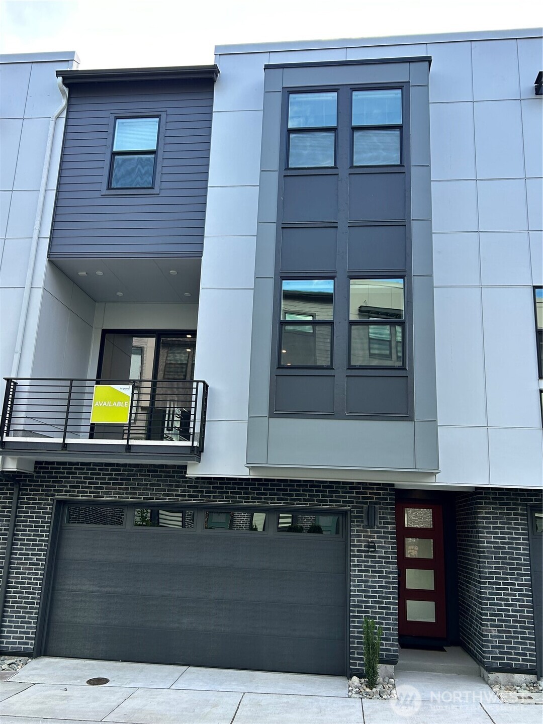 18809 99th Place B Property Photo 1