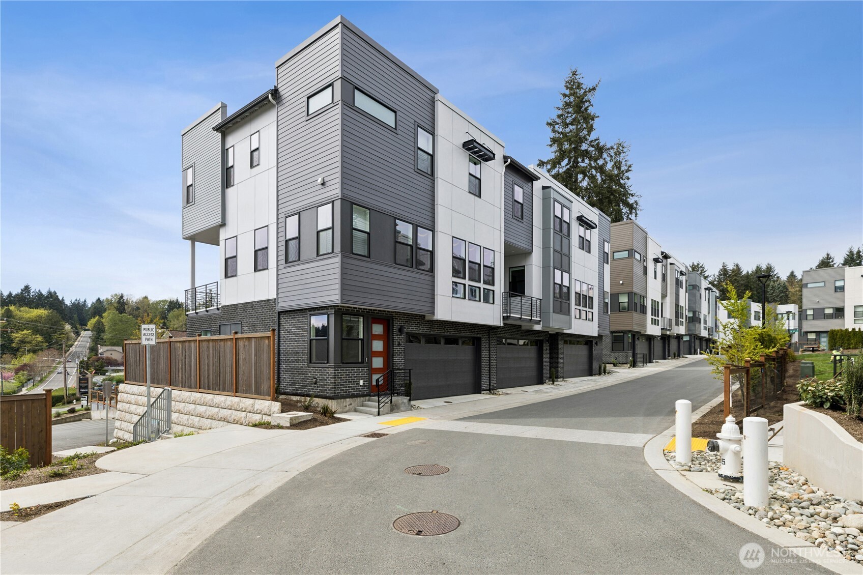 18809 99th Place B Property Photo 2