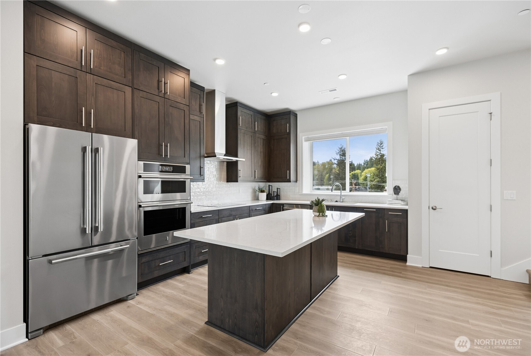 18809 99th Place B Property Photo 3