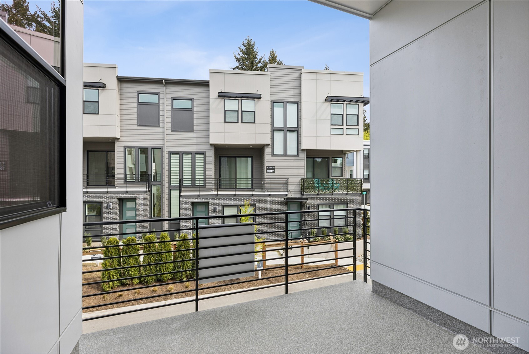 18809 99th Place B Property Photo 5