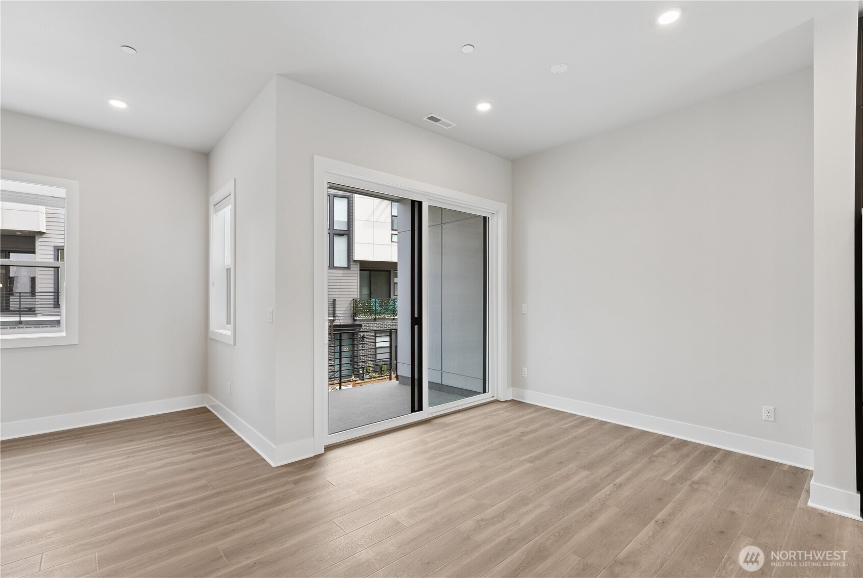 18809 99th Place B Property Photo 13
