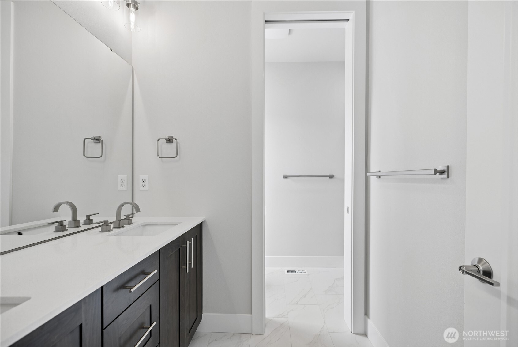 18809 99th Place B Property Photo 16