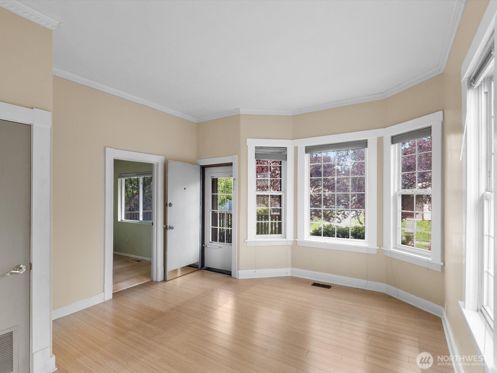 4116 25th Avenue Property Photo 2