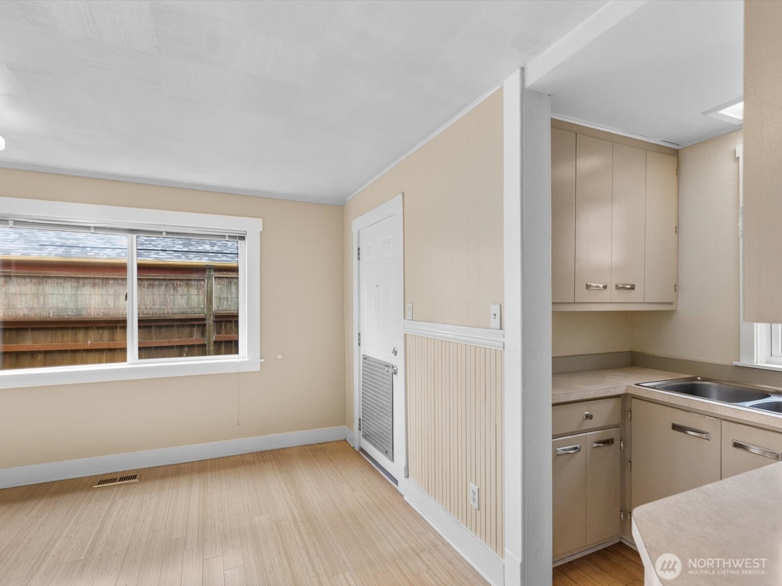 4116 25th Avenue Property Photo 8