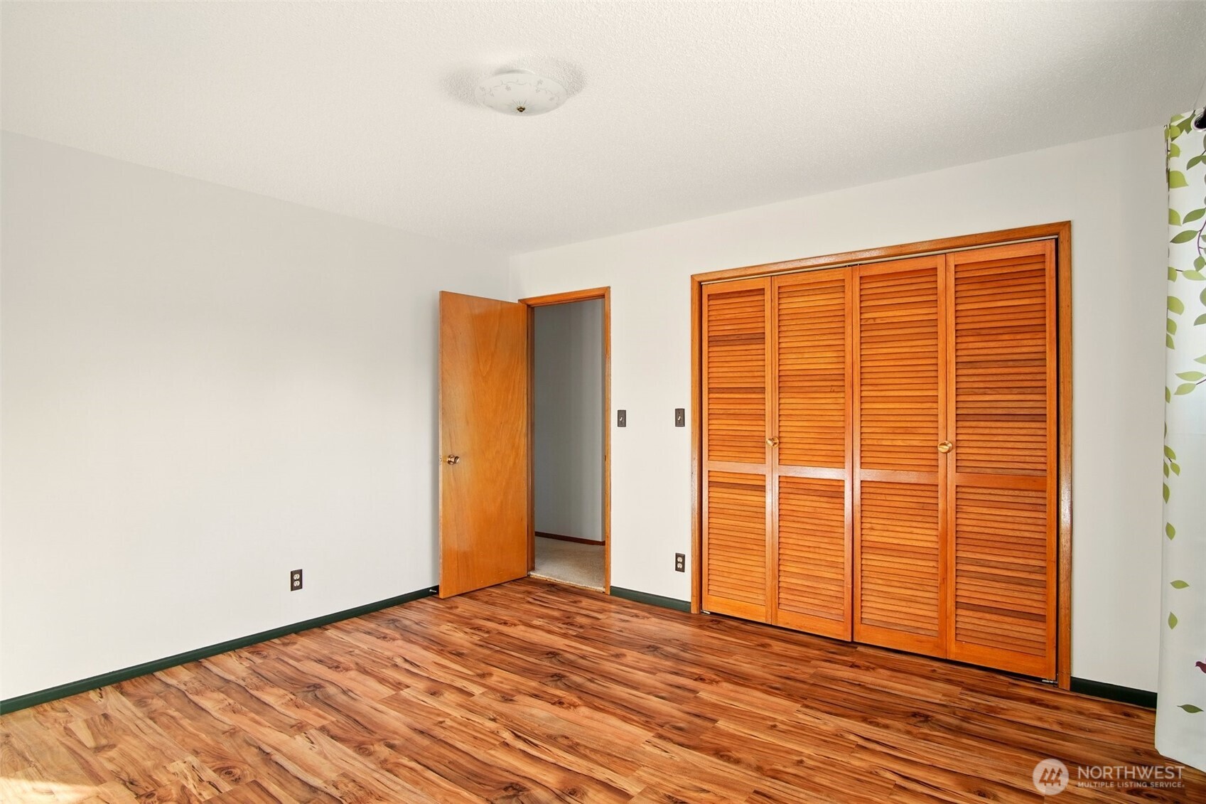 404 W 7th Avenue Property Photo 9