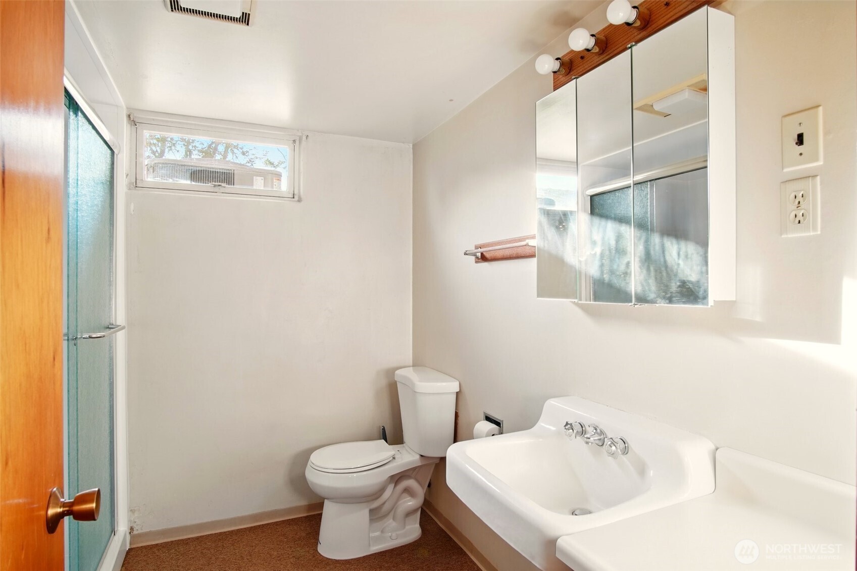 404 W 7th Avenue Property Photo 16