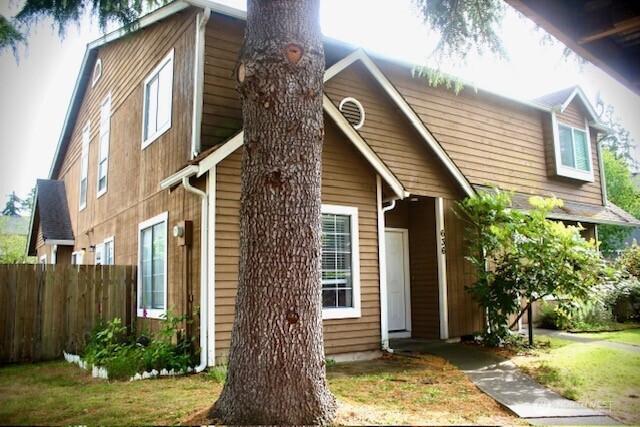 636 Malibu Drive Property Photo 1