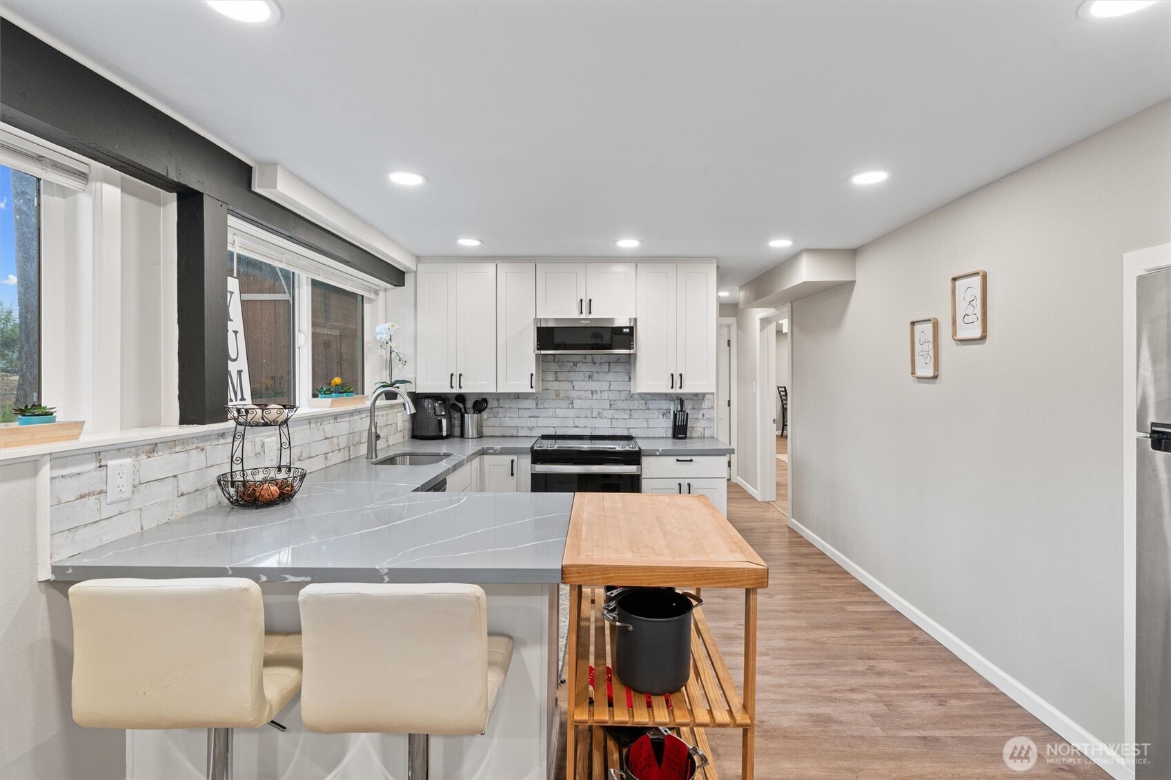 18568 Densmore Avenue Property Photo 17