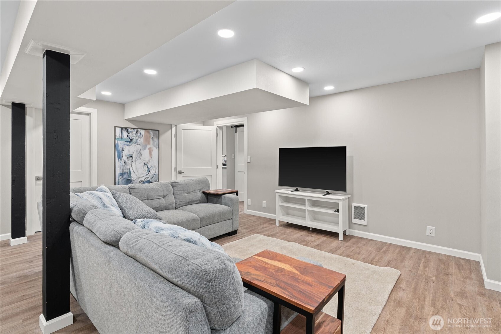 18568 Densmore Avenue Property Photo 23