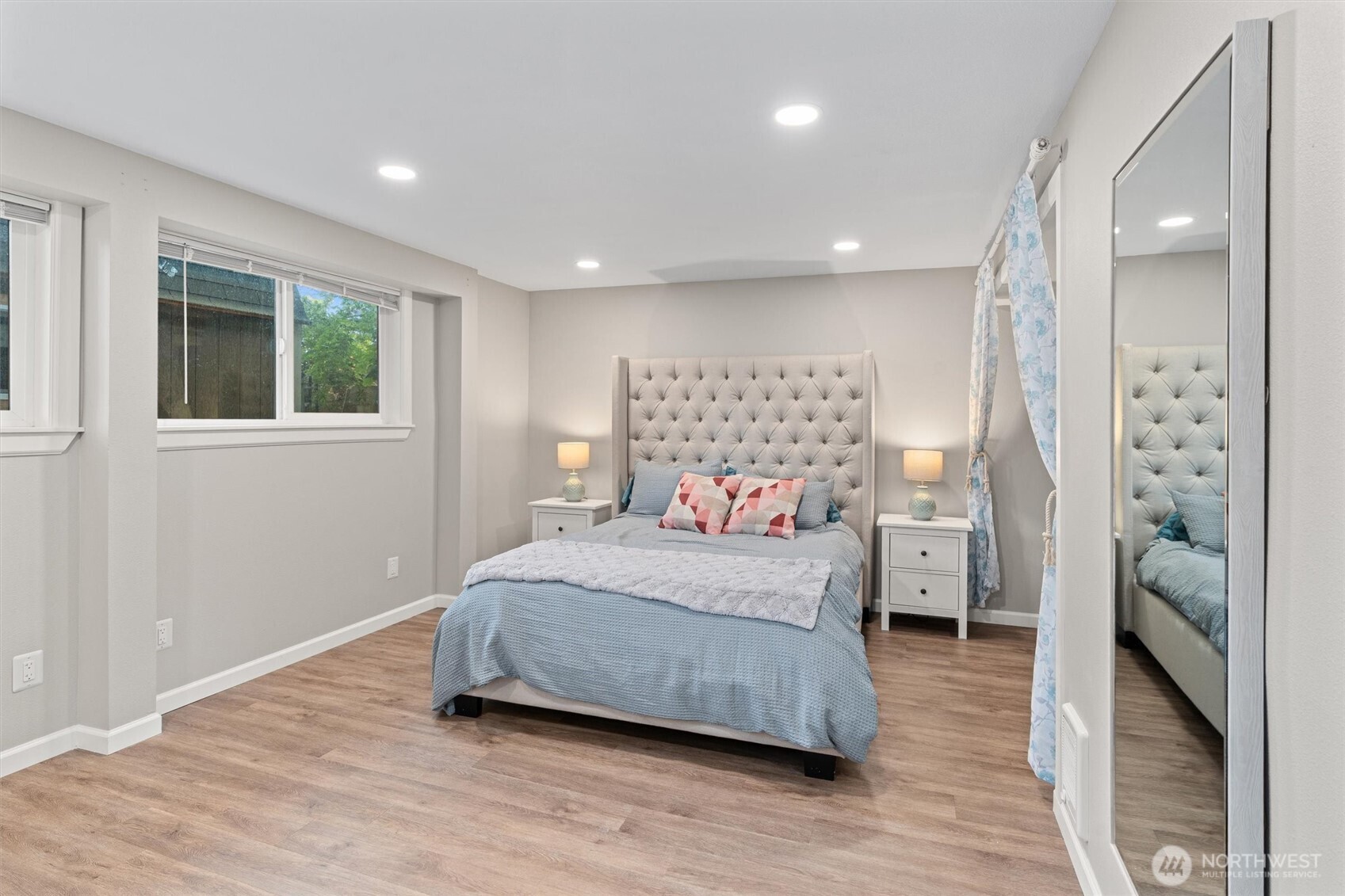 18568 Densmore Avenue Property Photo 24