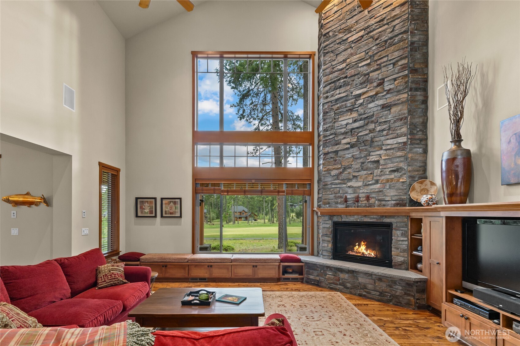 2101 Coal Mine Way Property Photo 4