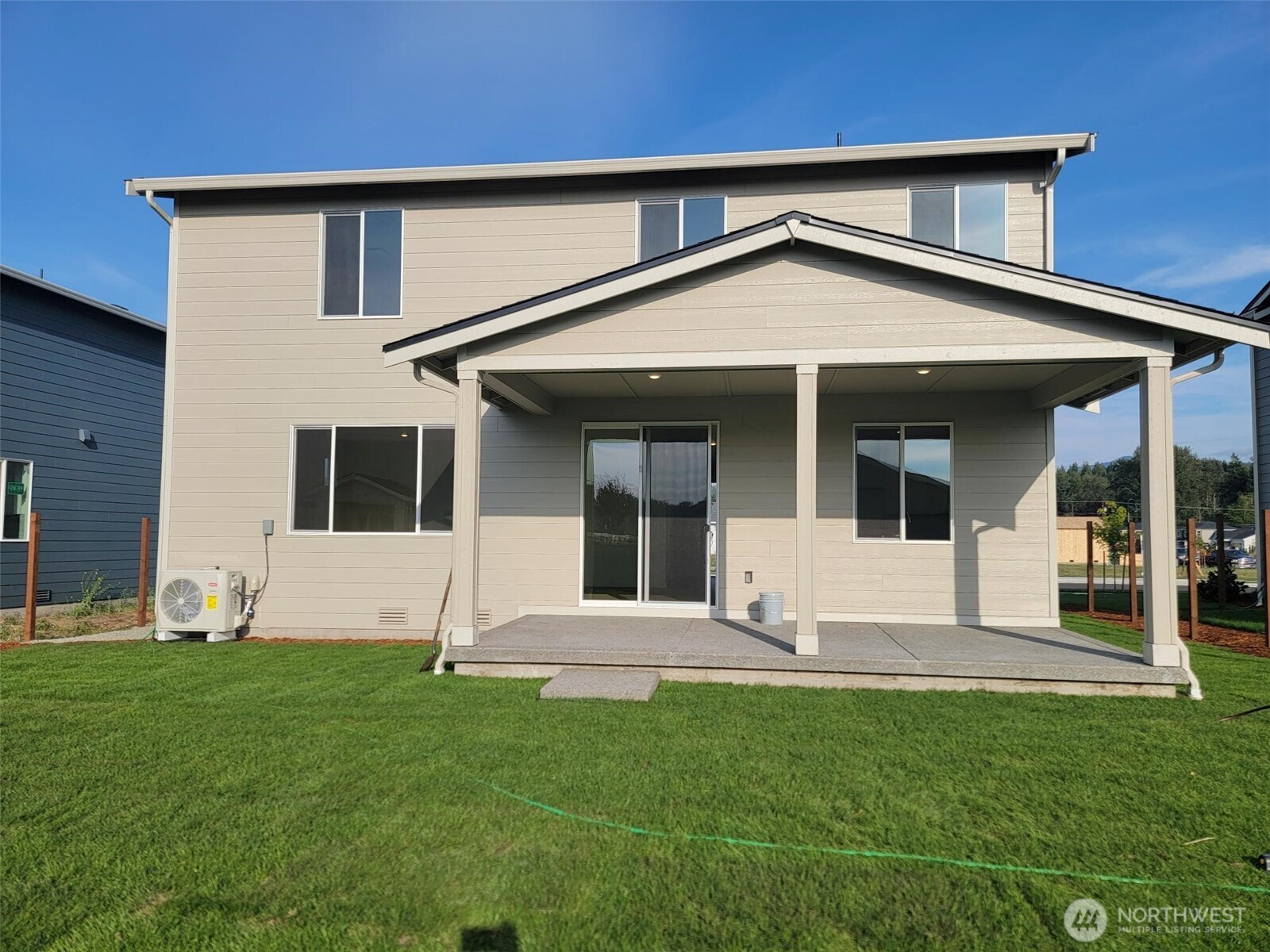 829 Smith Street 31 Property Photo 4