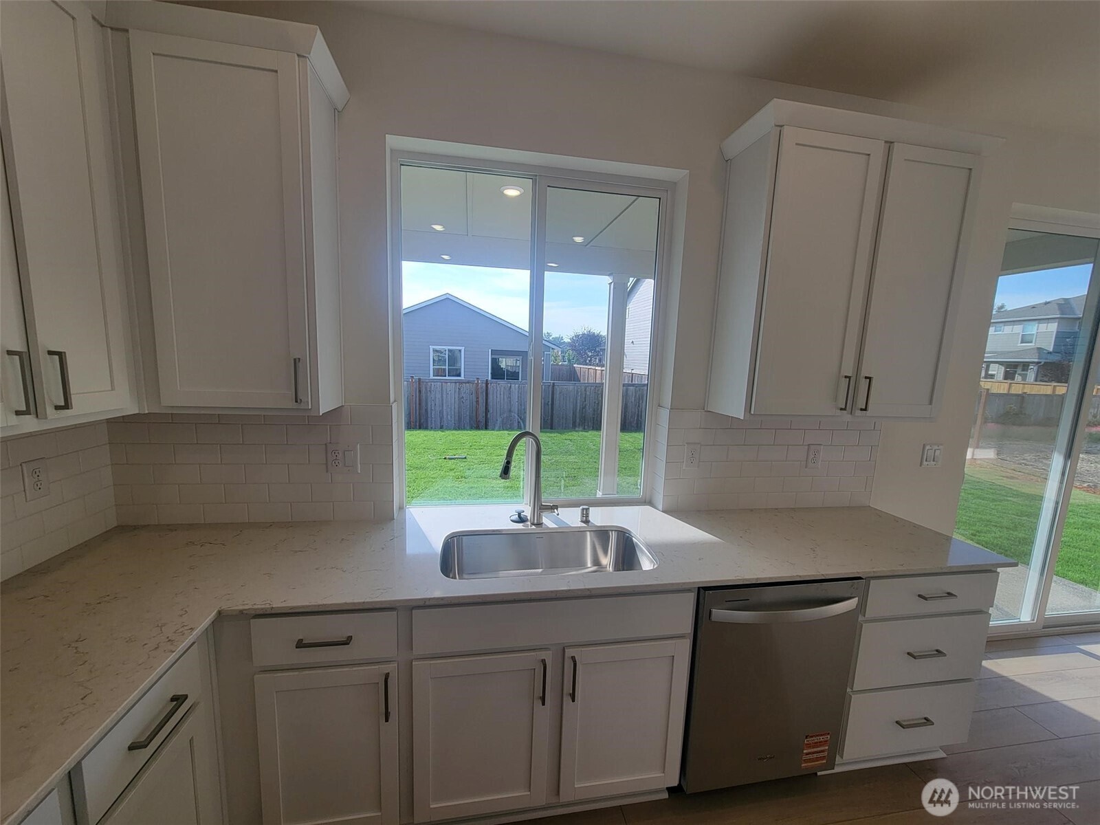 829 Smith Street 31 Property Photo 6