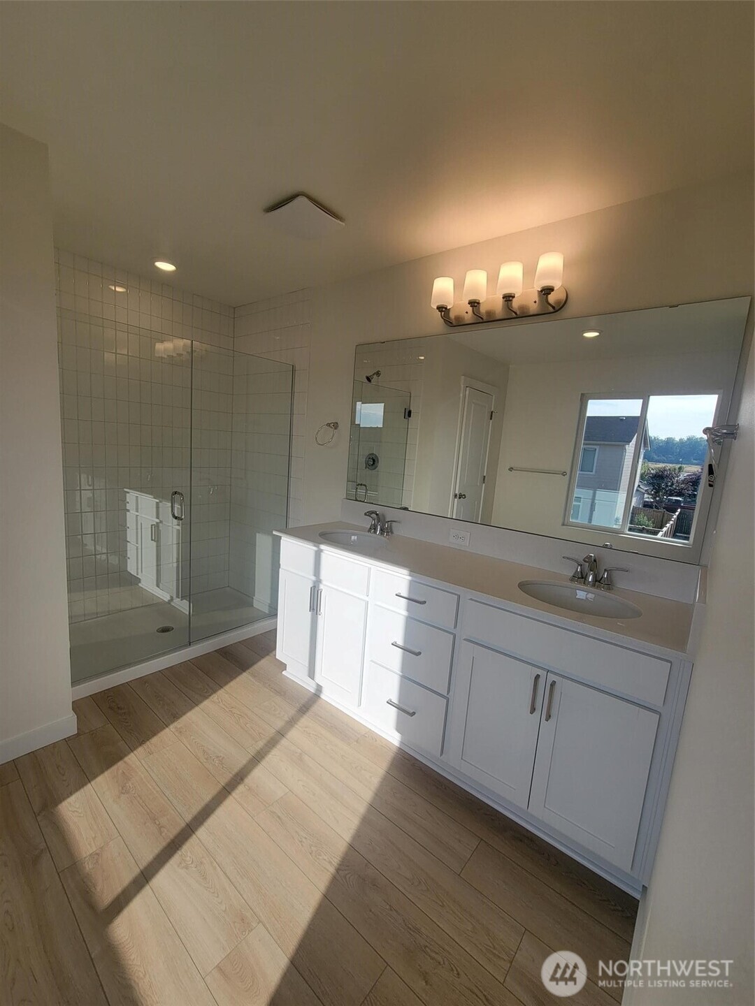 829 Smith Street 31 Property Photo 8