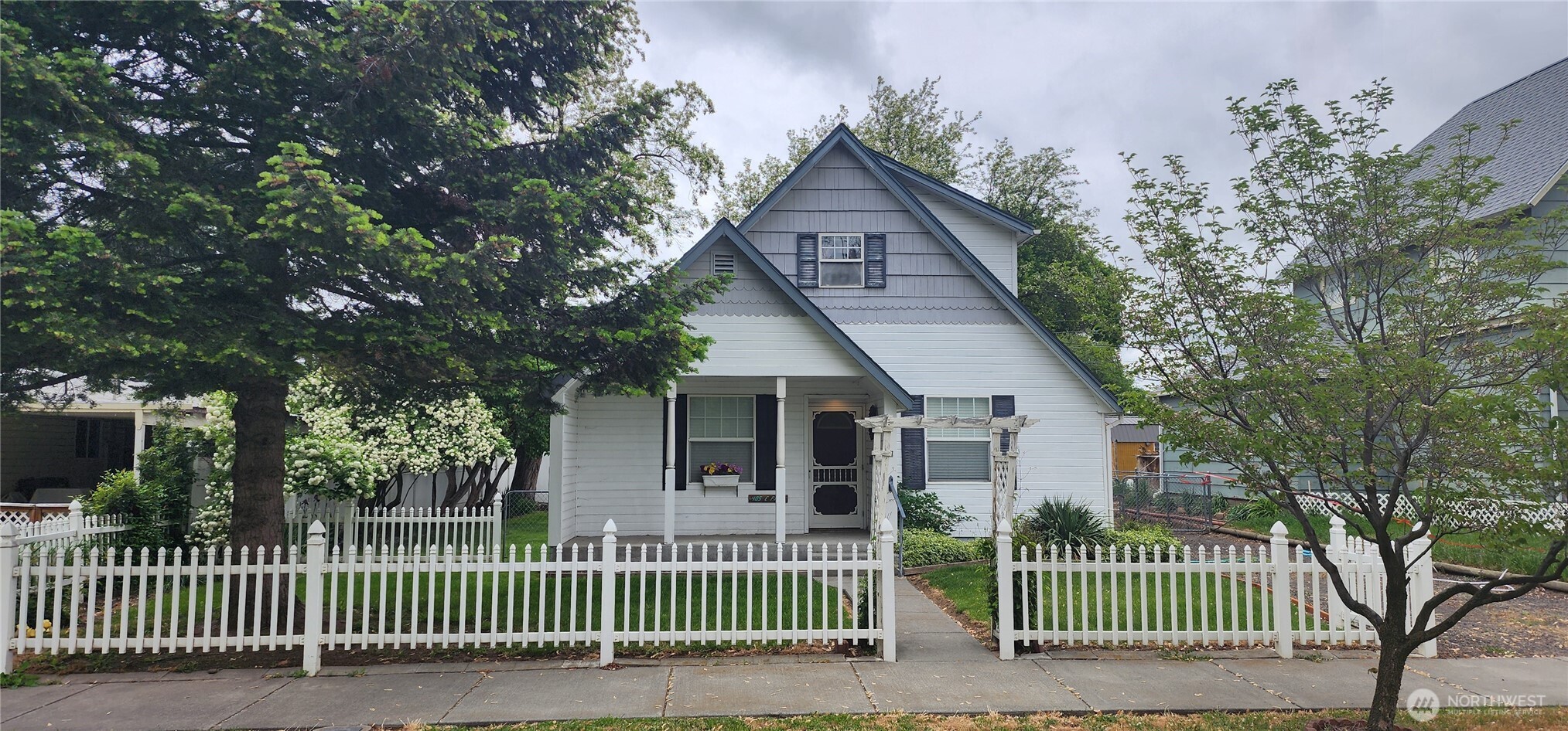 405 E Park Street Property Photo 1