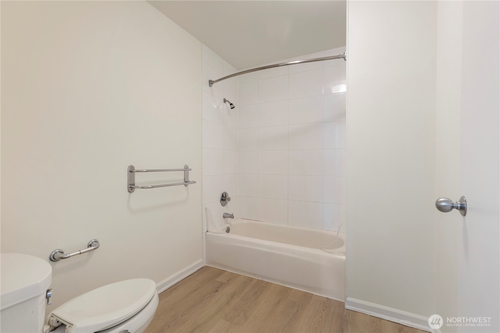 2440 Western Avenue 807 Property Photo 24