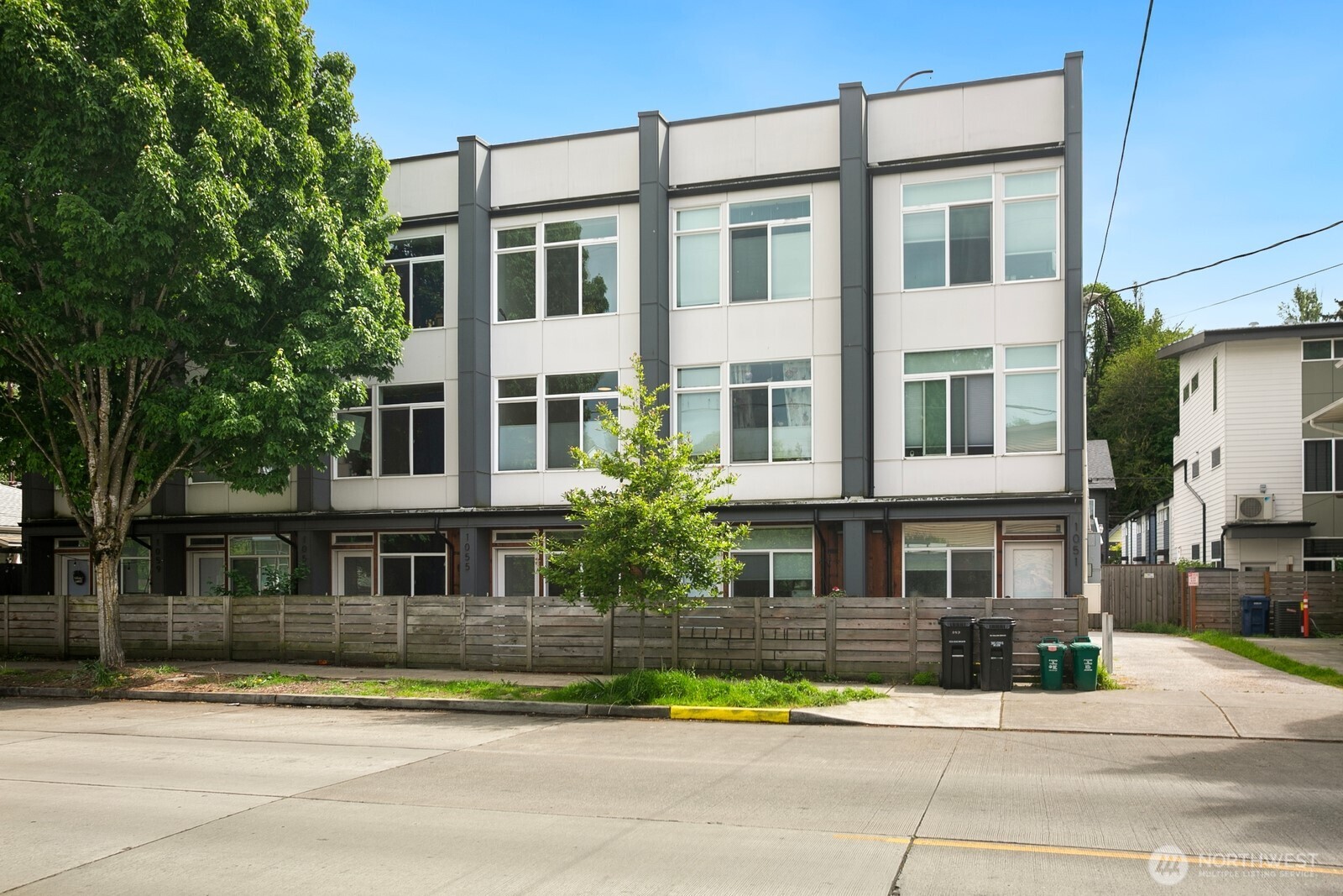 1055 S Cloverdale