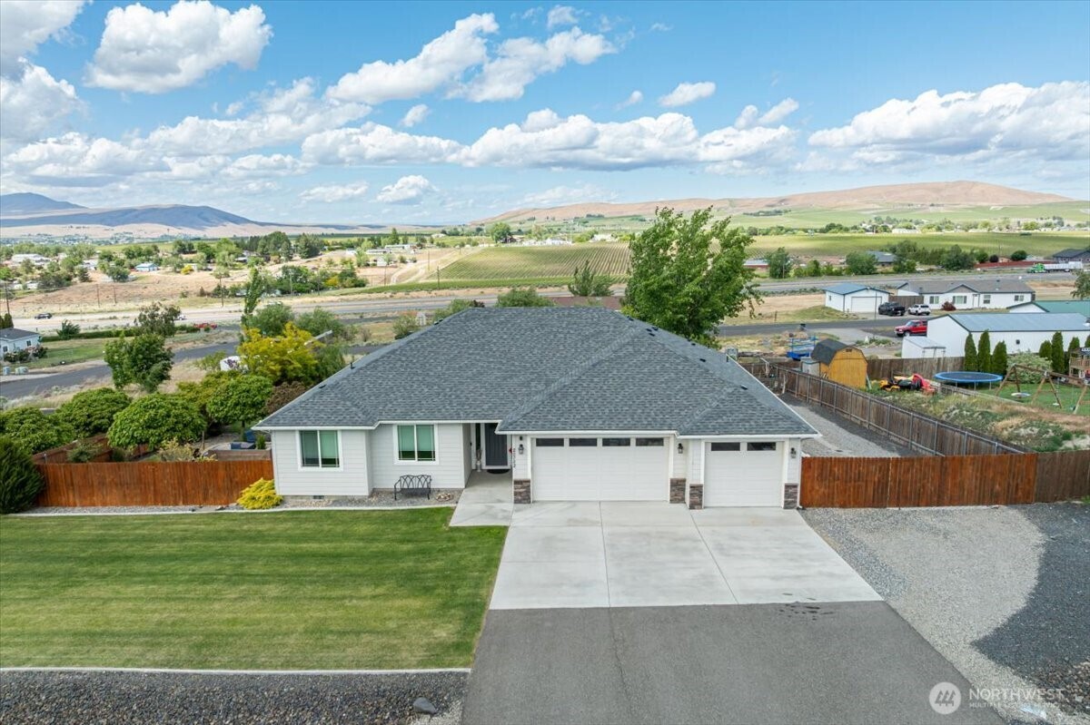20702 E Berry Drive Property Photo 1