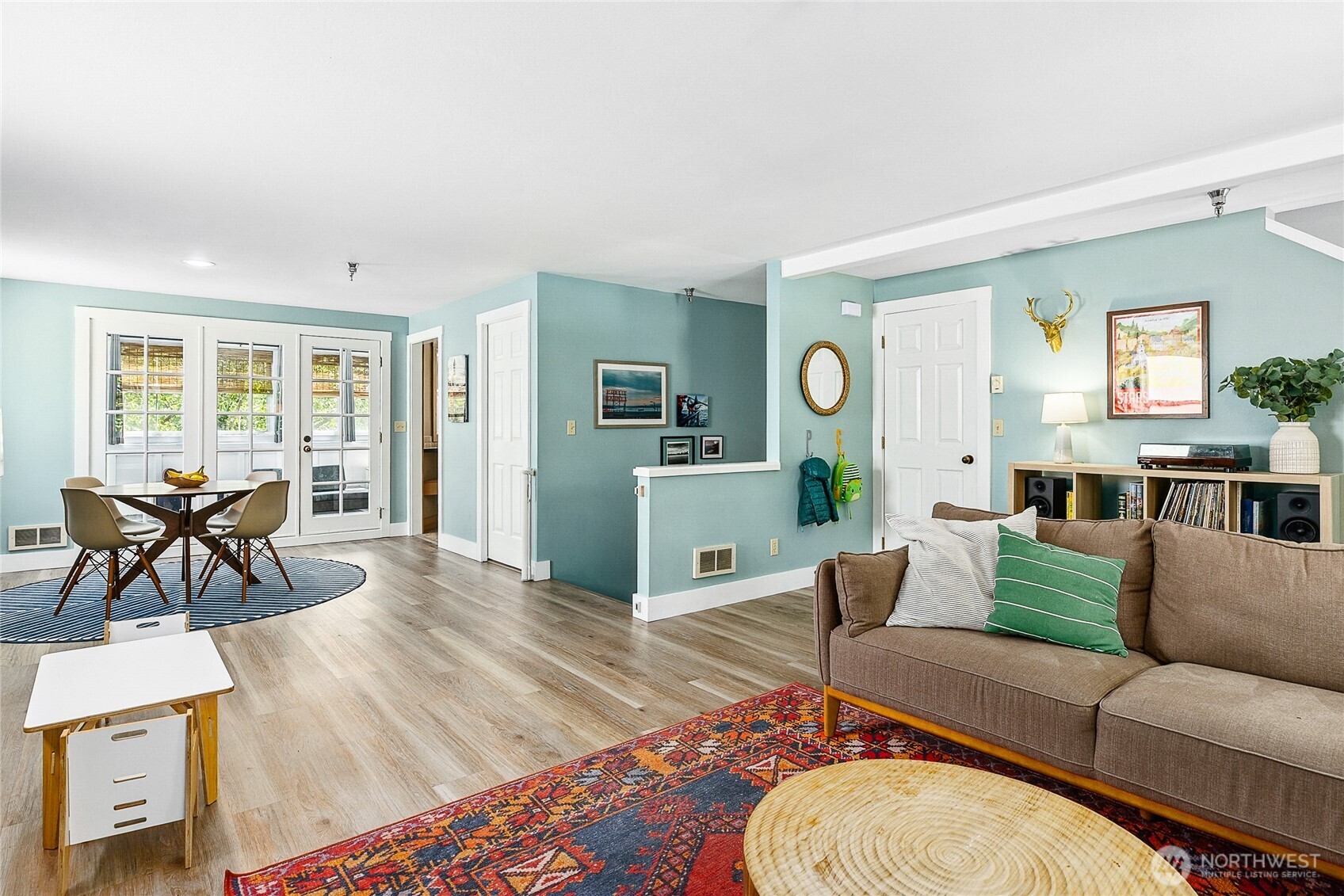 490 Madison Avenue 202 Property Photo 1