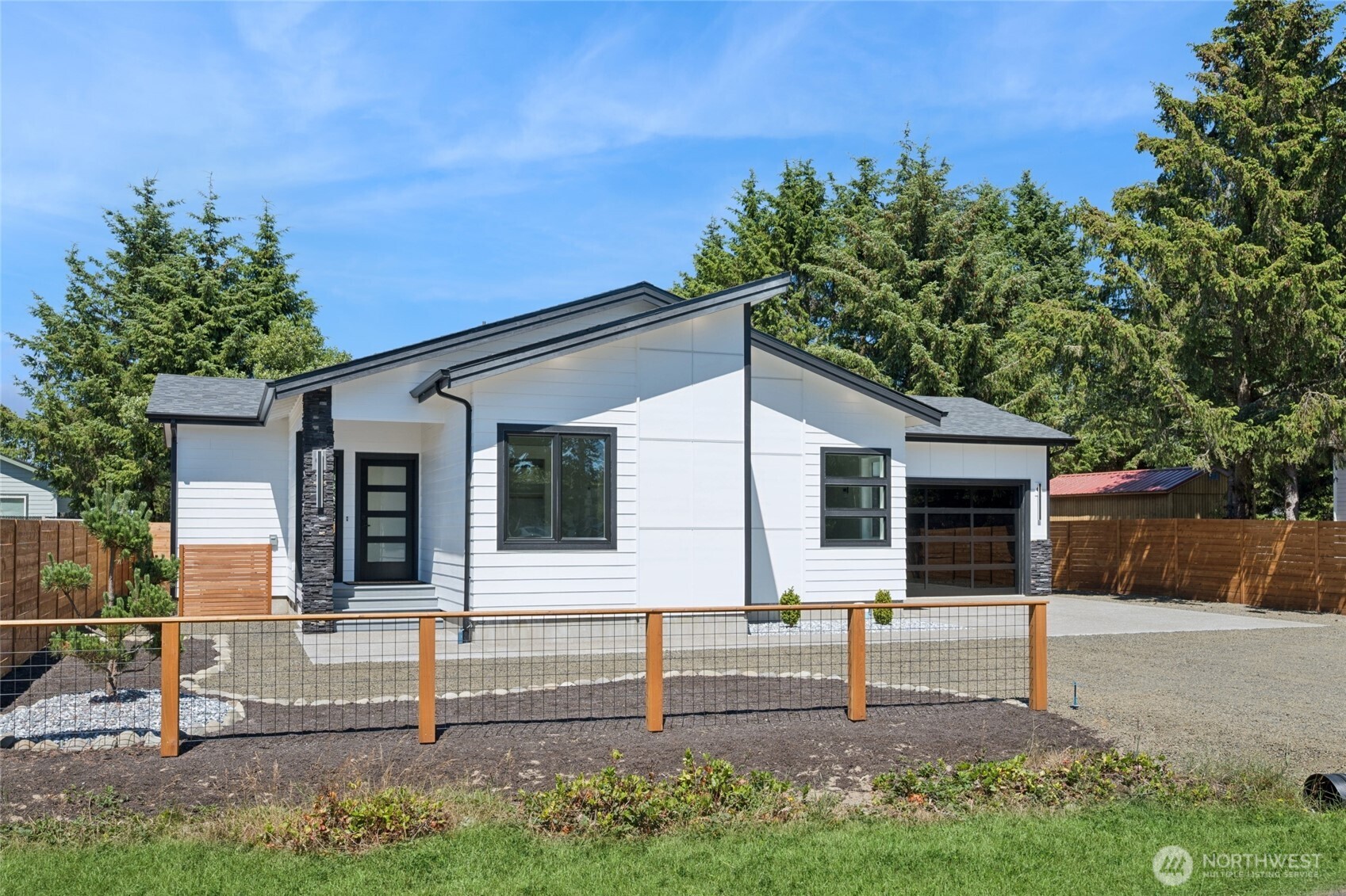 370 S Butterclam Street Property Photo 2