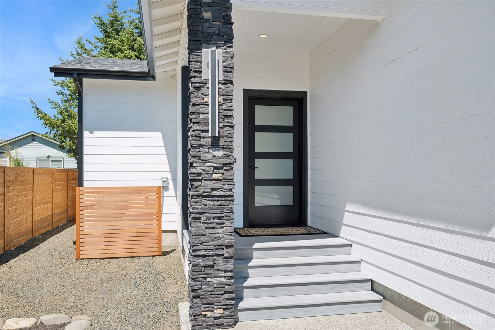 370 S Butterclam Street Property Photo 4