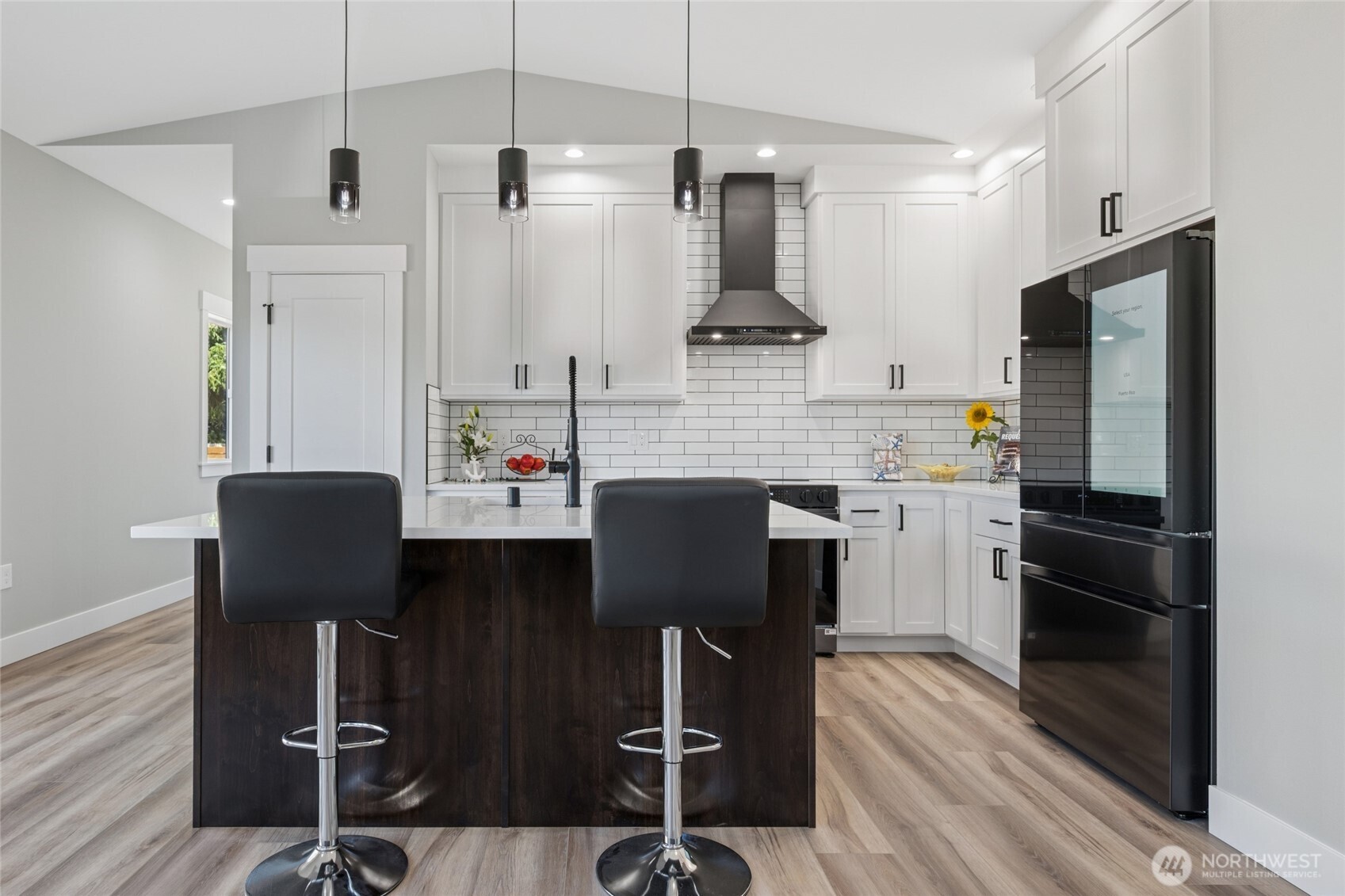 370 S Butterclam Street Property Photo 6