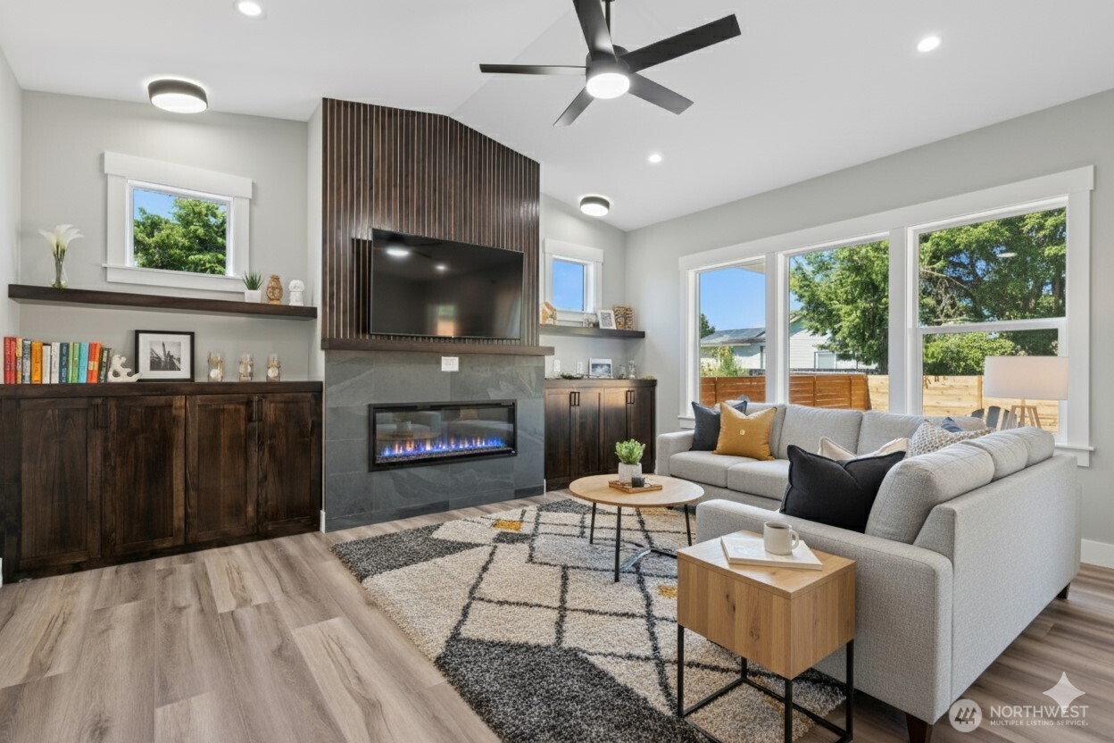 370 S Butterclam Street Property Photo 7