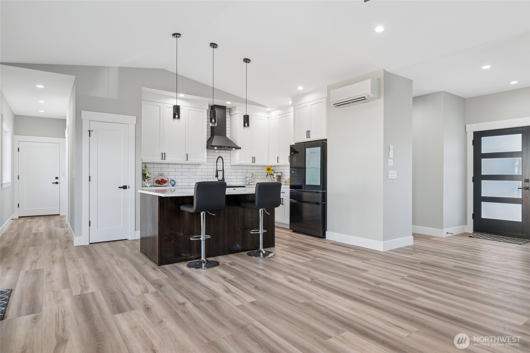 370 S Butterclam Street Property Photo 9
