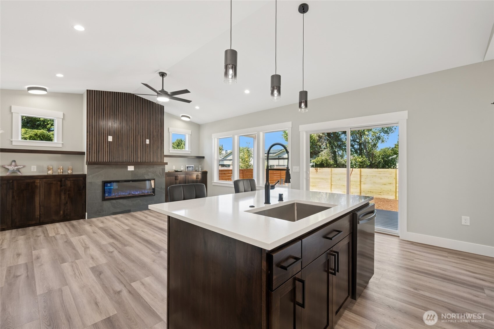 370 S Butterclam Street Property Photo 13