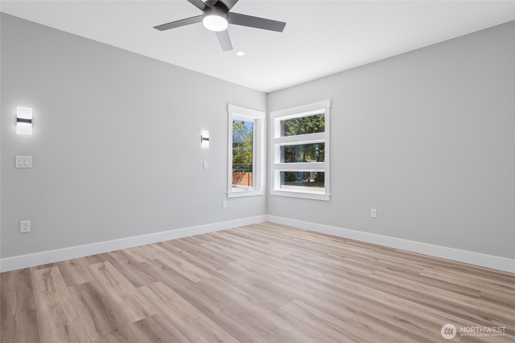 370 S Butterclam Street Property Photo 17