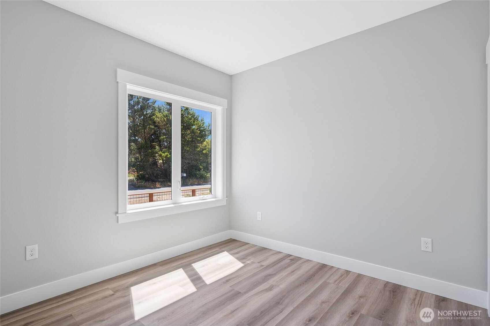 370 S Butterclam Street Property Photo 17