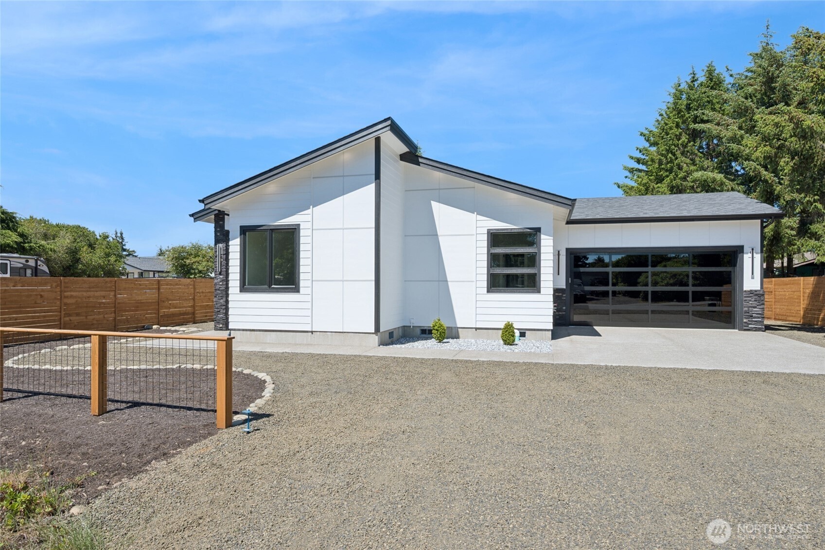 370 S Butterclam Street Property Photo 32