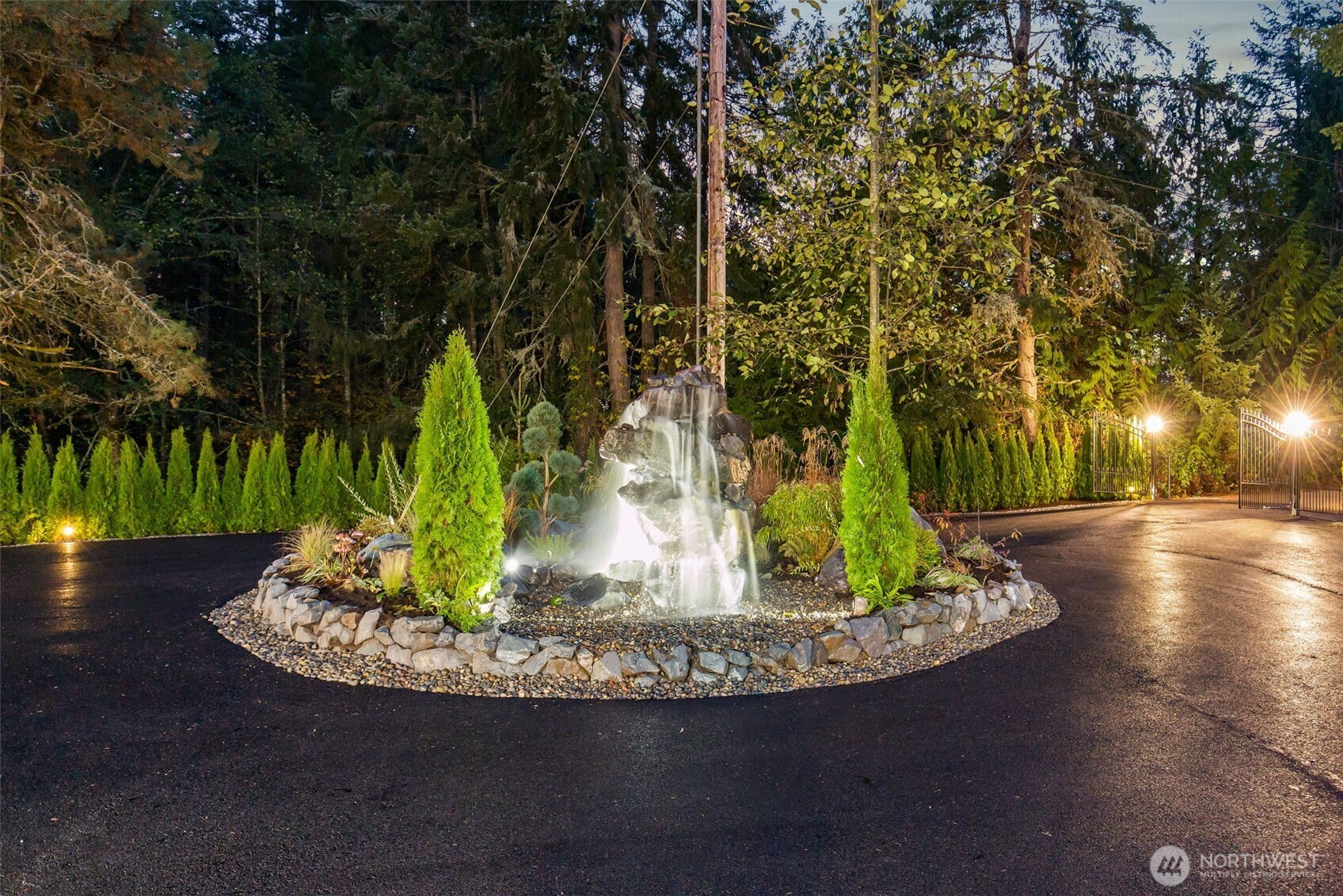 4501 Hemlock Lane Property Photo 8