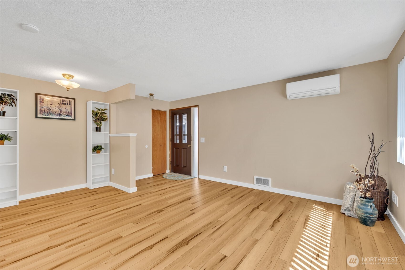 348 7th Place Unit 1 Property Photo 2