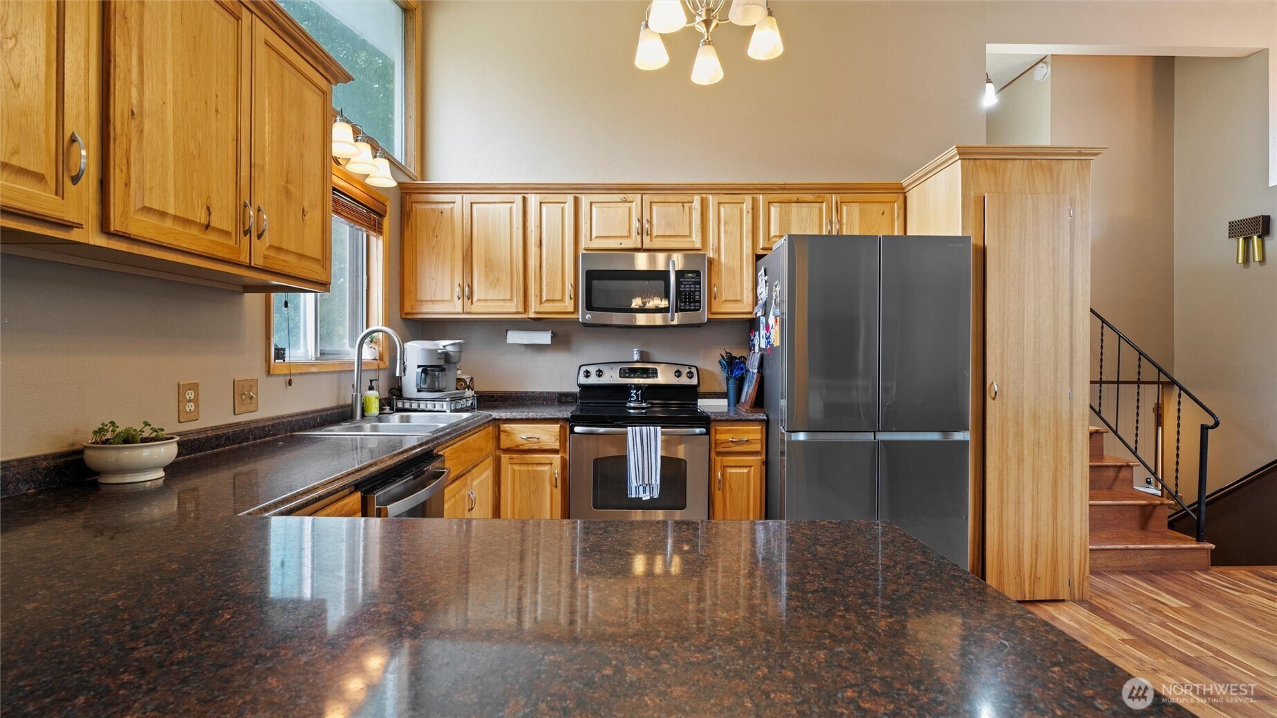 810 E Spring Street Property Photo 9